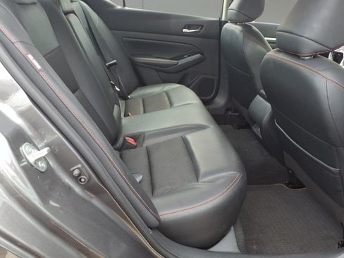 Used 2024 Nissan Altima 2.5 SR FWD image 9