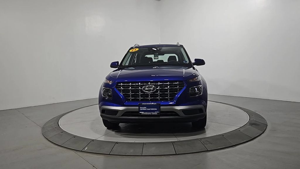 Certified 2025 Hyundai Venue SEL FWD image 10