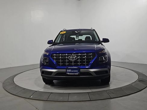 Certified 2025 Hyundai Venue SEL FWD image 10