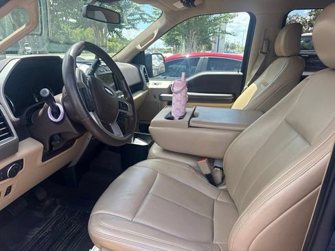 Used 2019 Ford F150 Lariat w/ Trailer Tow Package RWD image 10