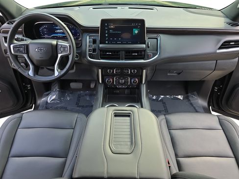 Used 2024 Chevrolet Tahoe Z71 w/ Luxury Package image 9