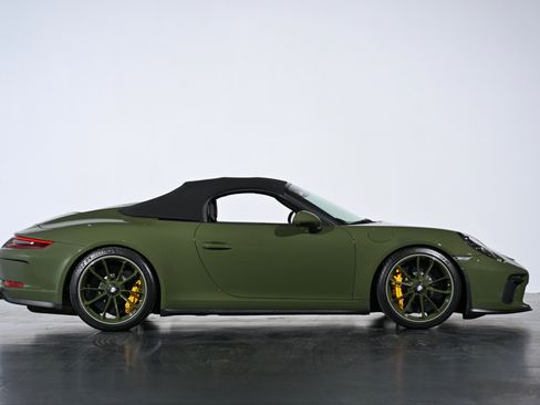 Used 2019 Porsche 911 Speedster RWD image 28