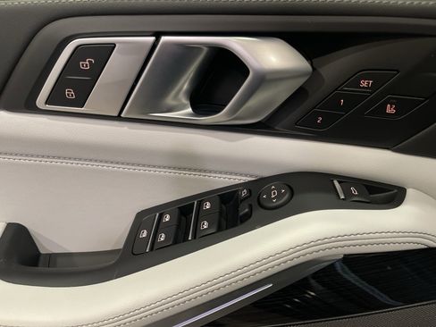 Used 2026 BMW X5 xDrive40i w/ M Sport Package image 11