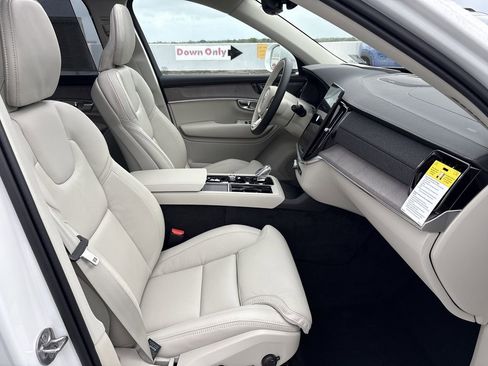 New 2026 Volvo XC90 B5 Ultra image 17