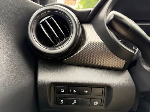 Used 2020 Nissan Kicks S FWD image 16