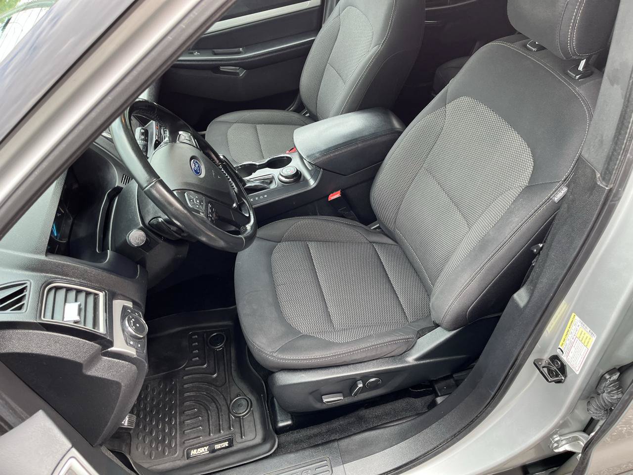Used 2017 Ford Explorer XLT w/ Equipment Group 201A AWD/4WD image 23