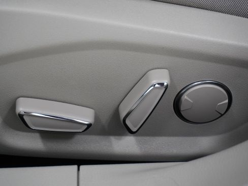 Used 2020 Ford Fusion SE image 14