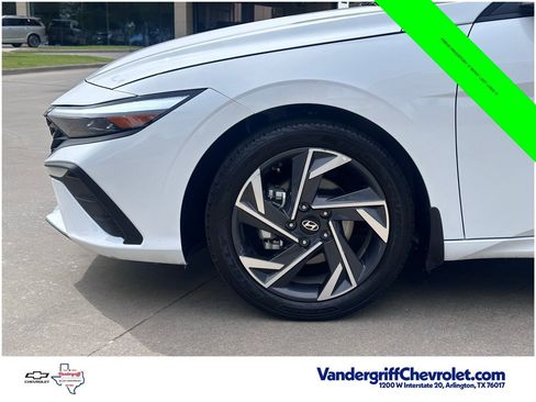 Used 2025 Hyundai Elantra Sport FWD image 6