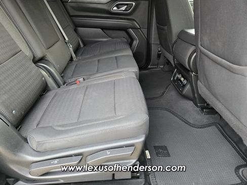 Used 2022 Chevrolet Suburban LS RWD image 15