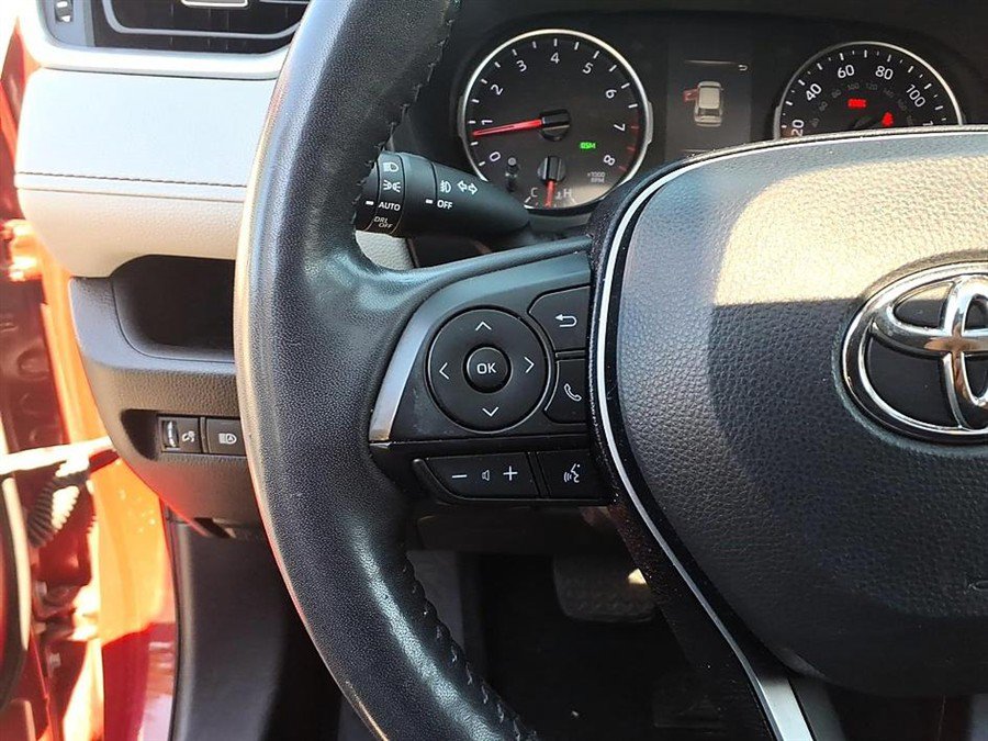 Used 2019 Toyota RAV4 XLE Premium w/ Cold Weather Package AWD/4WD image 27