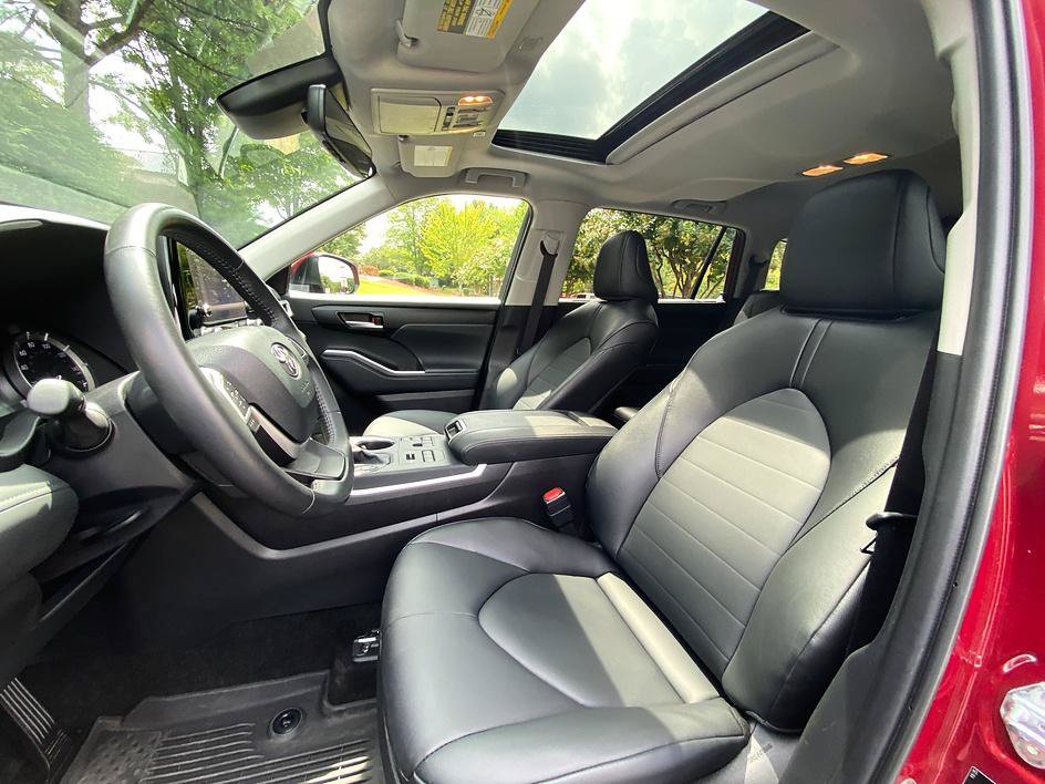 Certified 2026 Toyota Highlander XLE AWD/4WD image 11