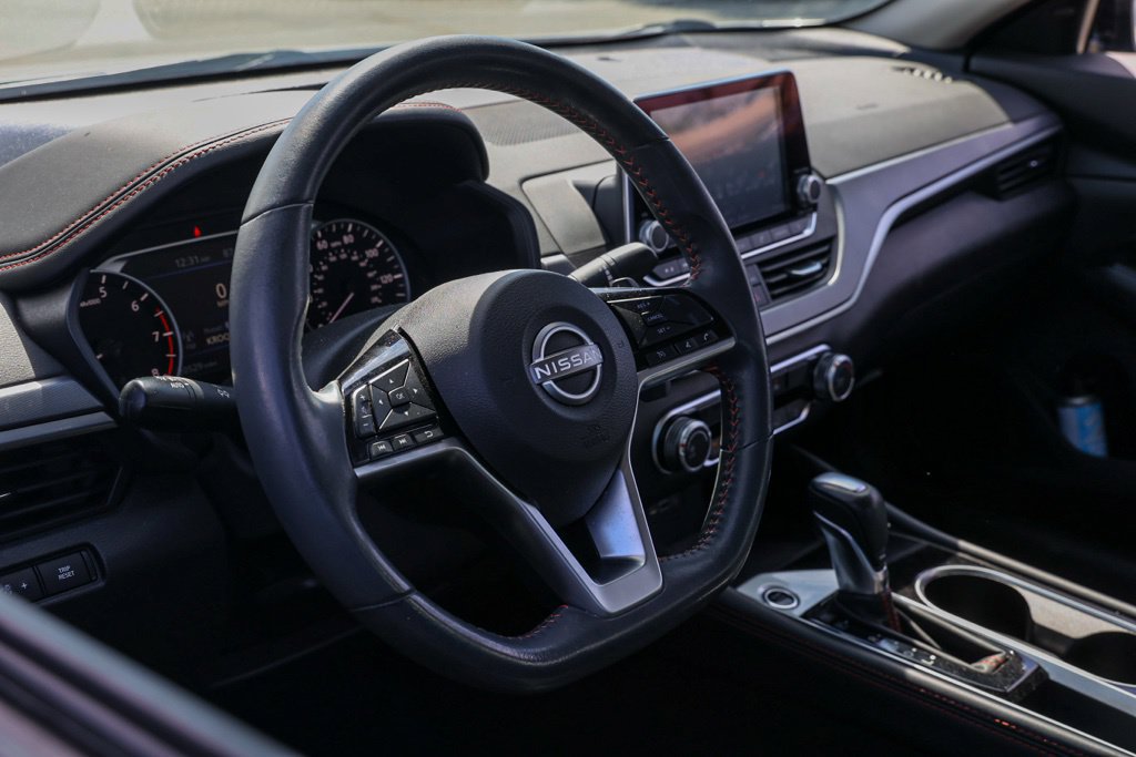 Used 2023 Nissan Altima 2.5 SR FWD image 15