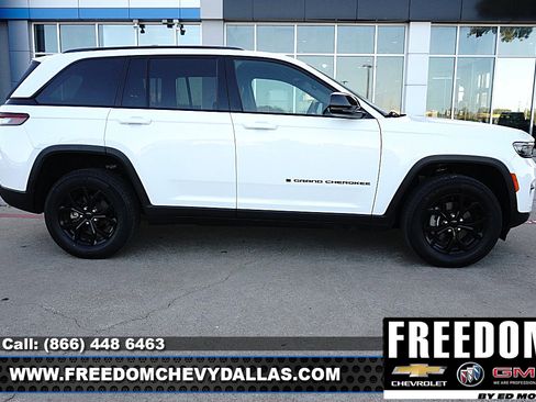 Used 2024 Jeep Grand Cherokee Altitude RWD image 38