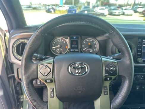 Used 2022 Toyota Tacoma TRD Sport image 25