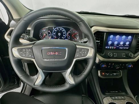 Used 2023 GMC Acadia Denali w/ Denali Ultimate Package FWD image 11