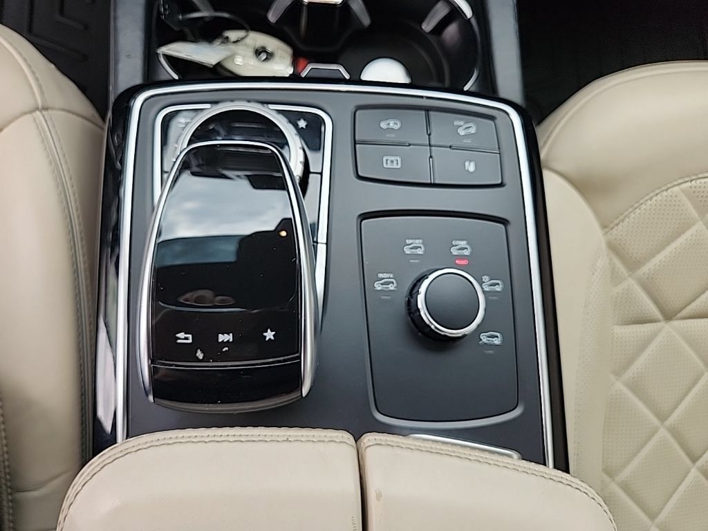 Used 2018 Mercedes-Benz GLS 550 4MATIC image 21