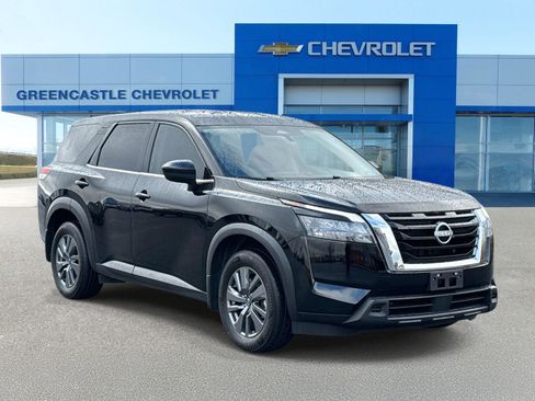 Used 2024 Nissan Pathfinder S image 1