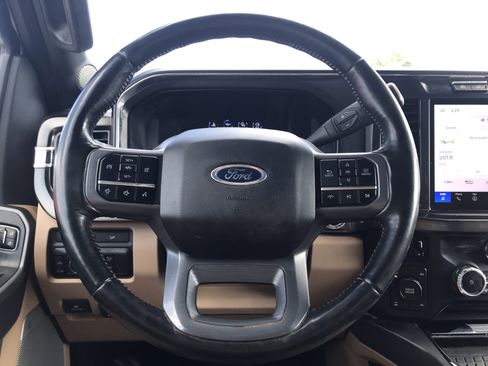 Used 2024 Ford F350 Lariat w/ Sport Appearance Package image 32