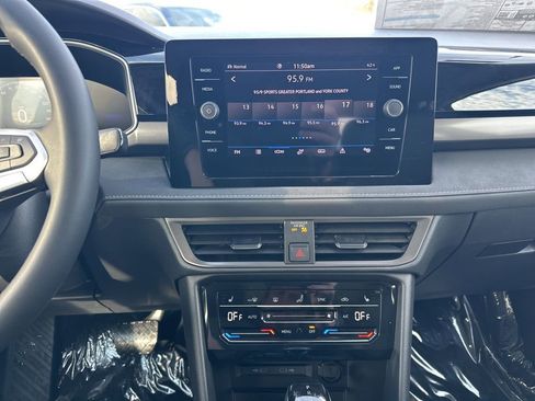 New 2026 Volkswagen Taos SE image 16