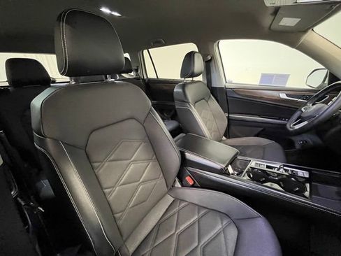 Used 2024 Volkswagen Atlas SE image 9