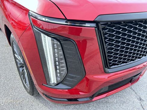 Used 2025 Cadillac Escalade Sport Platinum image 10