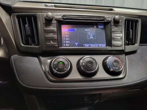 Used 2015 Toyota RAV4 LE FWD image 17