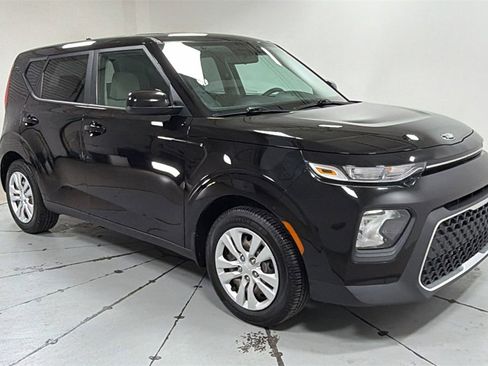 Used 2020 Kia Soul LX image 3
