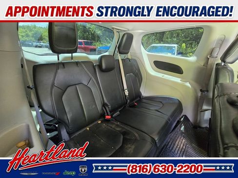 Used 2020 Chrysler Voyager Lxi FWD image 18