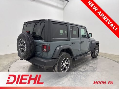 Used 2024 Jeep Wrangler Sport S image 7