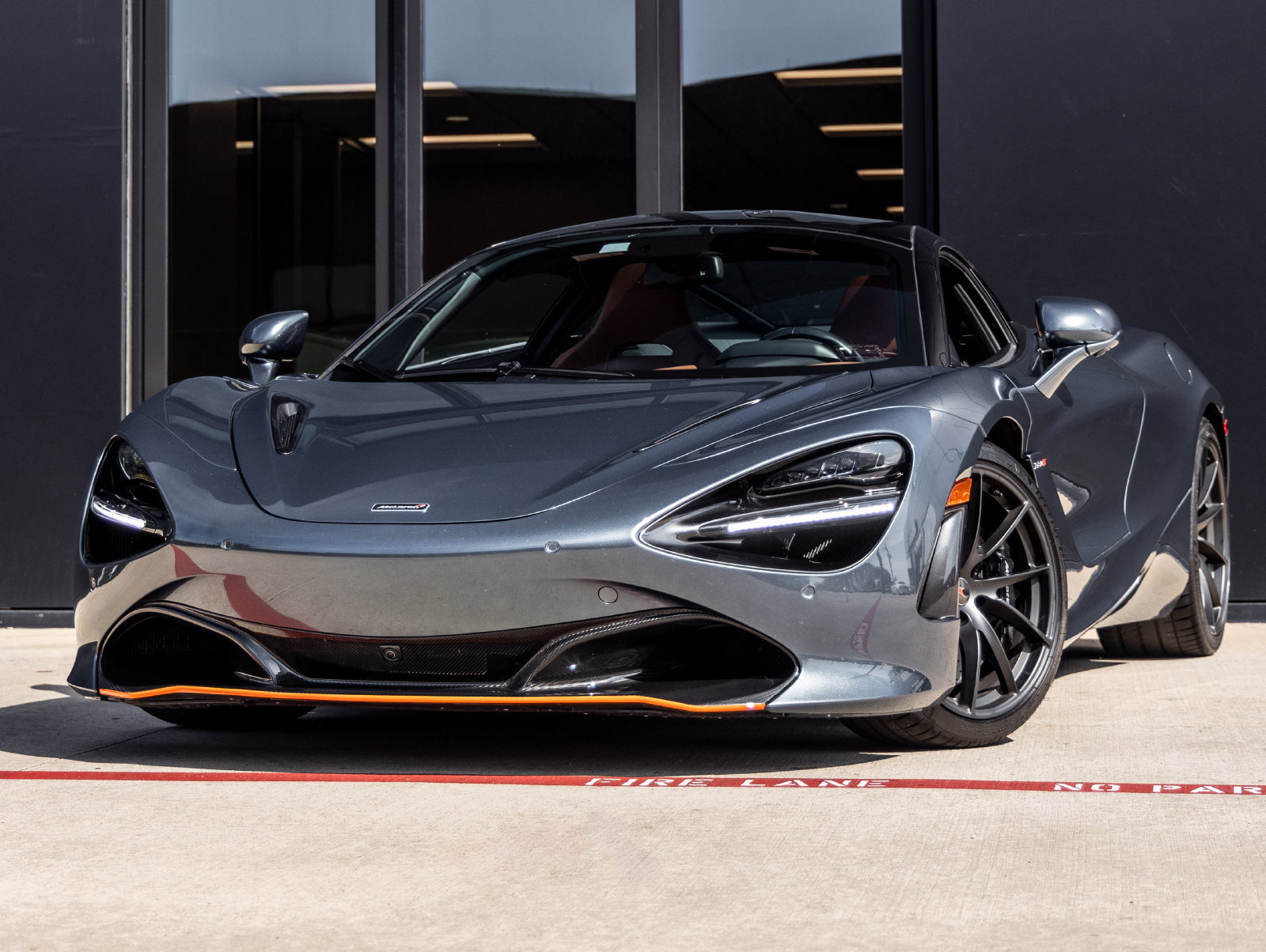 Used 2018 McLaren 720S RWD image 1