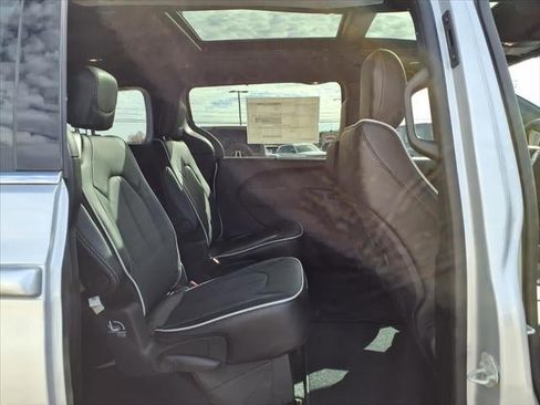 New 2026 Chrysler Pacifica Limited image 53