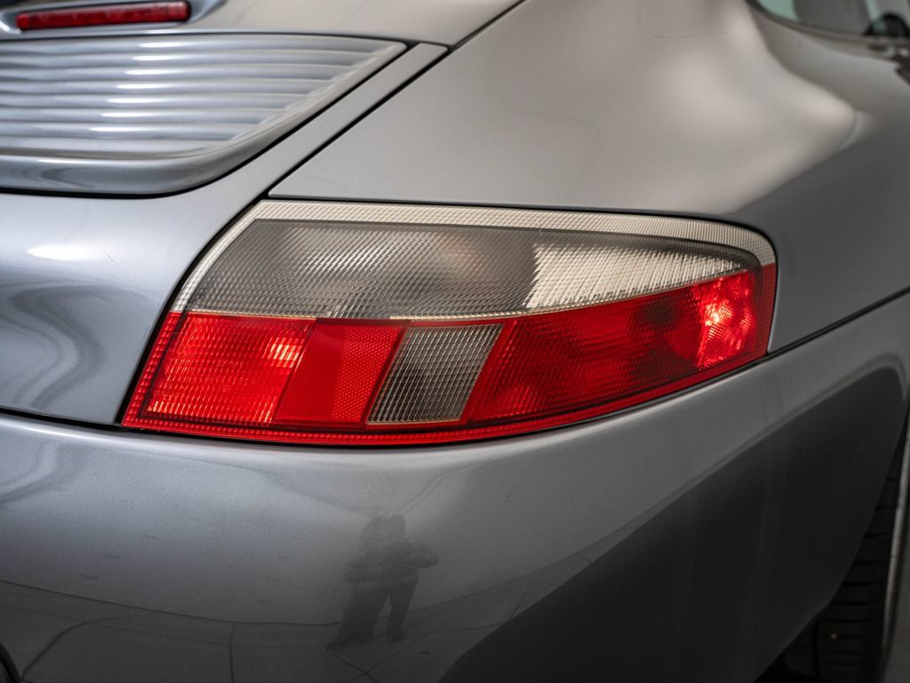 Used 2002 Porsche 911 Carrera RWD image 13