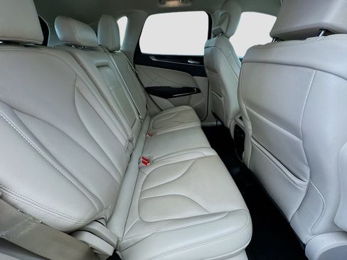 Used 2019 Lincoln MKC Reserve w/ MKC Technology Package FWD image 20