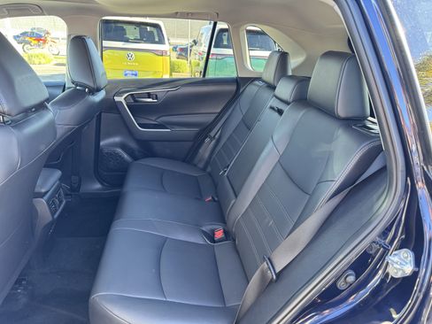 Used 2022 Toyota RAV4 XLE Premium image 35