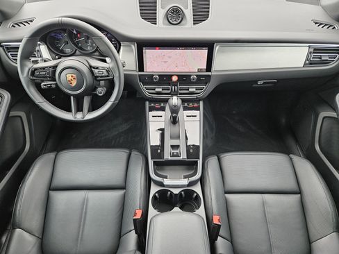 Certified 2026 Porsche Macan image 24