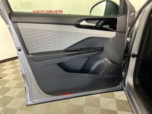 Used 2024 Volkswagen Taos S image 11