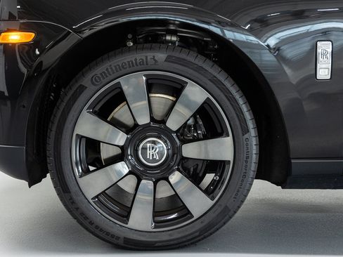 Certified 2024 Rolls-Royce Cullinan AWD/4WD image 20