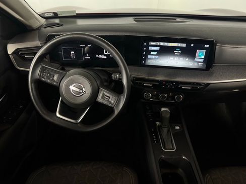 Used 2025 Nissan Kicks SV image 14