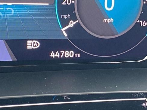 Used 2024 Volkswagen Atlas Cross Sport SEL R-Line image 15