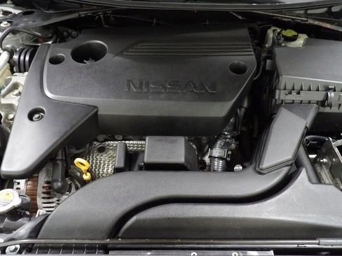 Used 2017 Nissan Altima 2.5 SL w/ Moonroof Package image 21