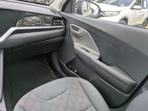 Certified 2022 Kia Niro LX FWD image 13