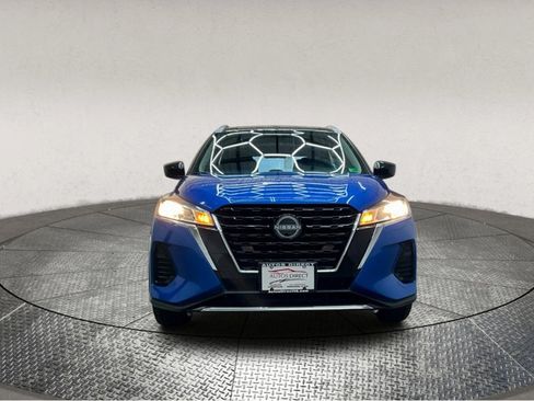 Used 2023 Nissan Kicks SV image 3