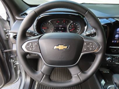 Used 2023 Chevrolet Traverse LT