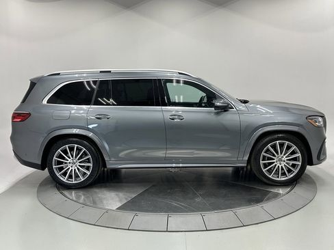 Certified 2025 Mercedes-Benz GLS 450 4MATIC image 8