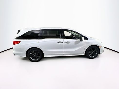 Used 2023 Honda Odyssey Elite image 4