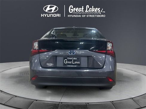 Used 2021 Toyota Prius XLE image 4