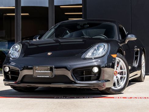 Used 2016 Porsche Cayman RWD image 1