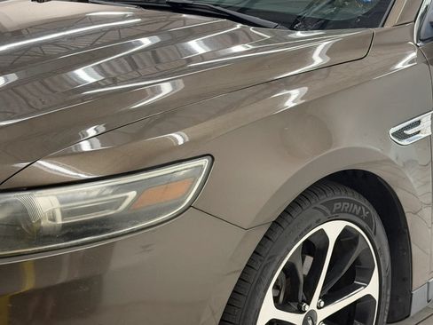 Used 2015 Ford Taurus Limited w/ Equipment Group 301A FWD image 4