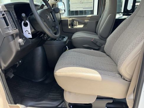New 2026 GMC Savana 2500 RWD image 23