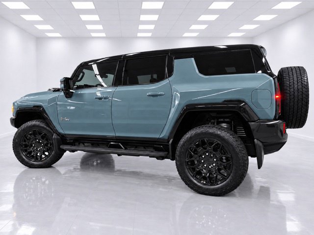 Used 2024 GMC Hummer EV 2X w/ LPO, Illumination Package AWD/4WD image 6